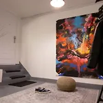 Trendy Souterrain Loft - Near City Center